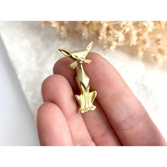 Sassy Art Deco Cat Gold Toned Matte Costume Jewelry Brooch | Lapel Pin - Picture 2 of 10